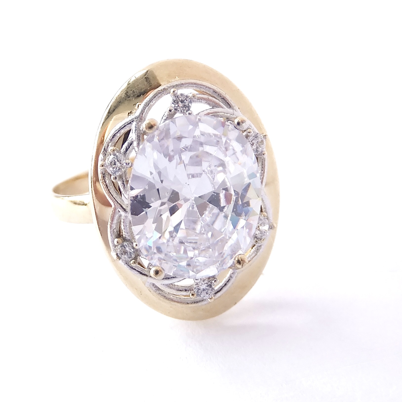 Zlatý prsten s čirým kamenem, 14K 585/1000, váha 3,48 g, použité zlato