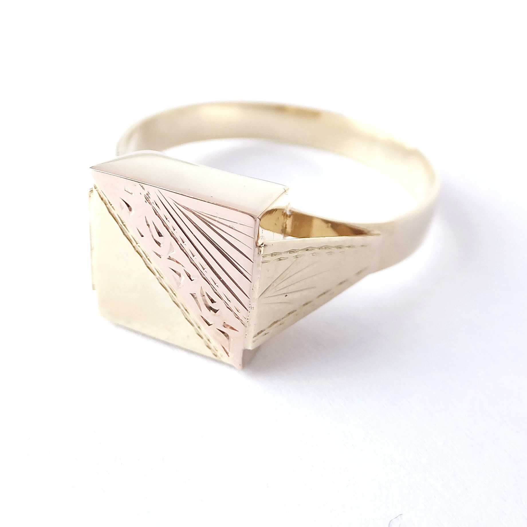 Zlatý pánský prsten, Au 14K 585/1000, váha 5,49 g, použité zlato