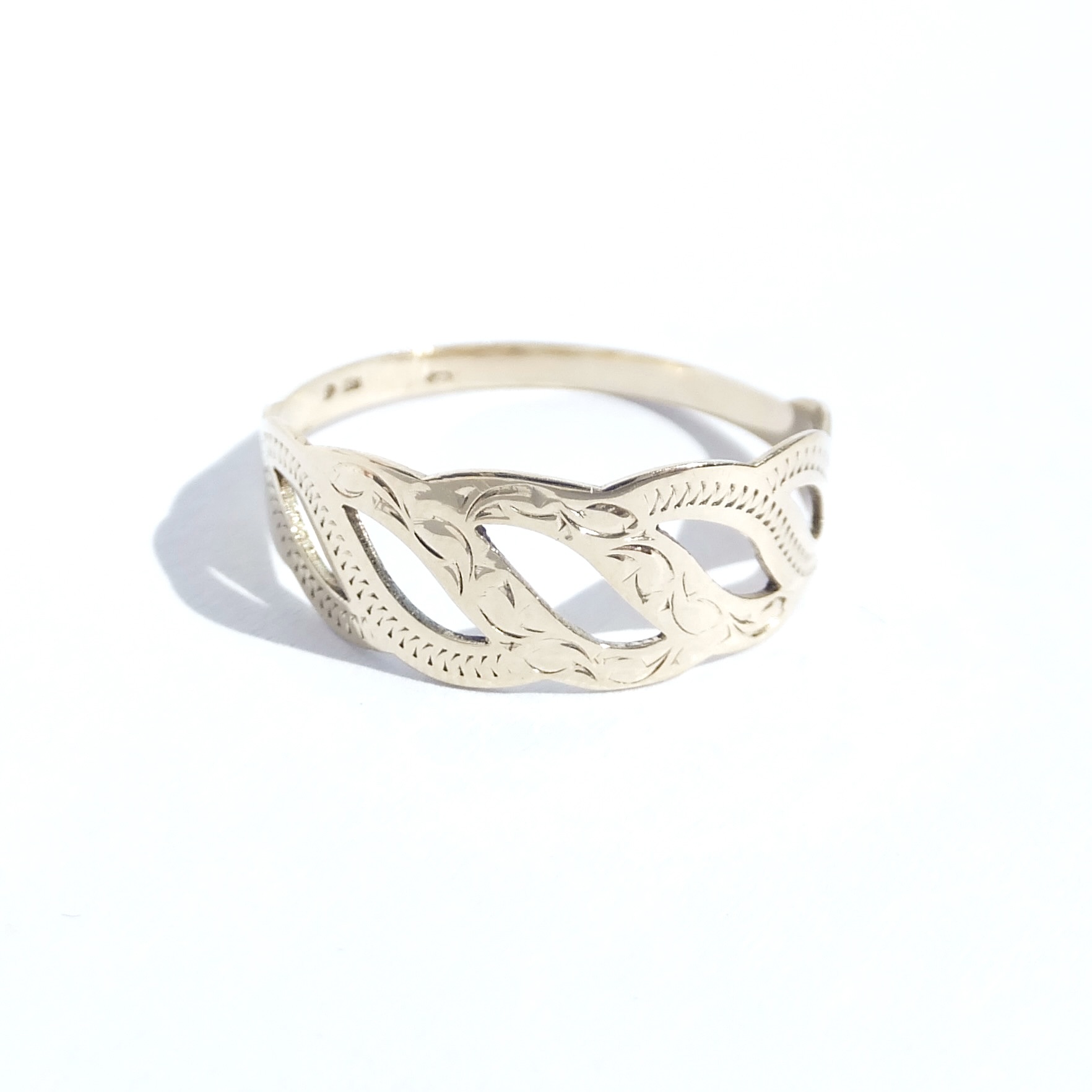Zlatý prsten, Au 14K 585/1000, váha 1,71 g, použité zlato