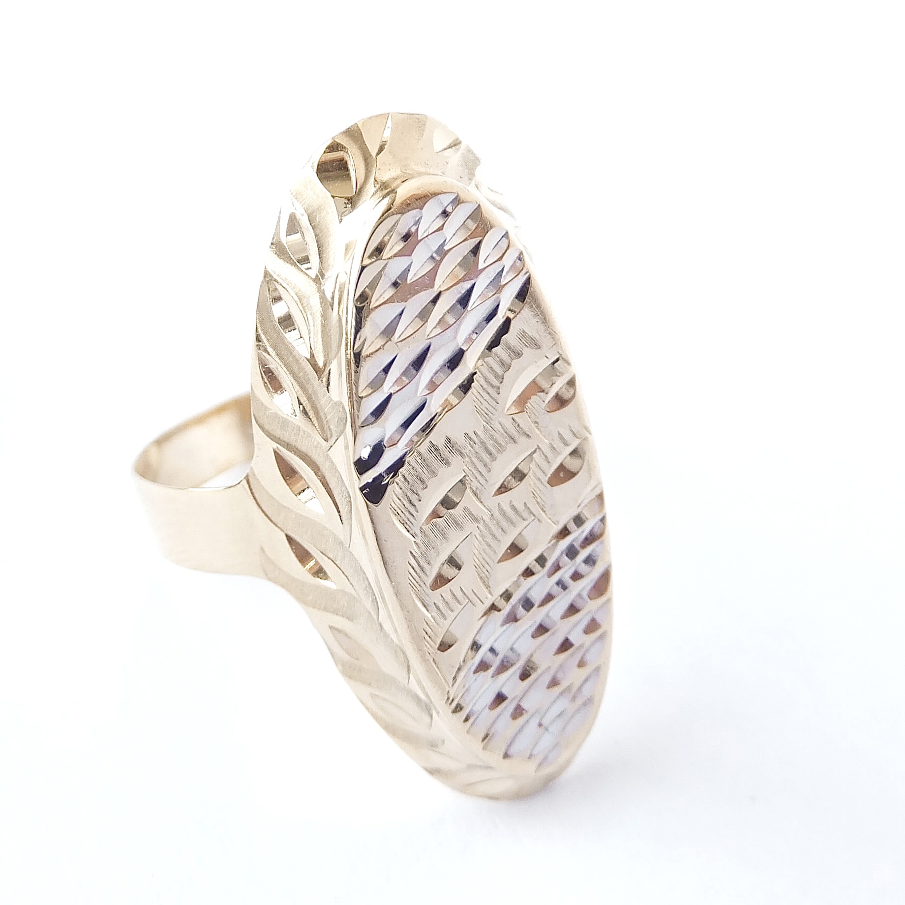 Zlatý prsten, Au 14K 585/1000, váha 2,49 g, použité zlato