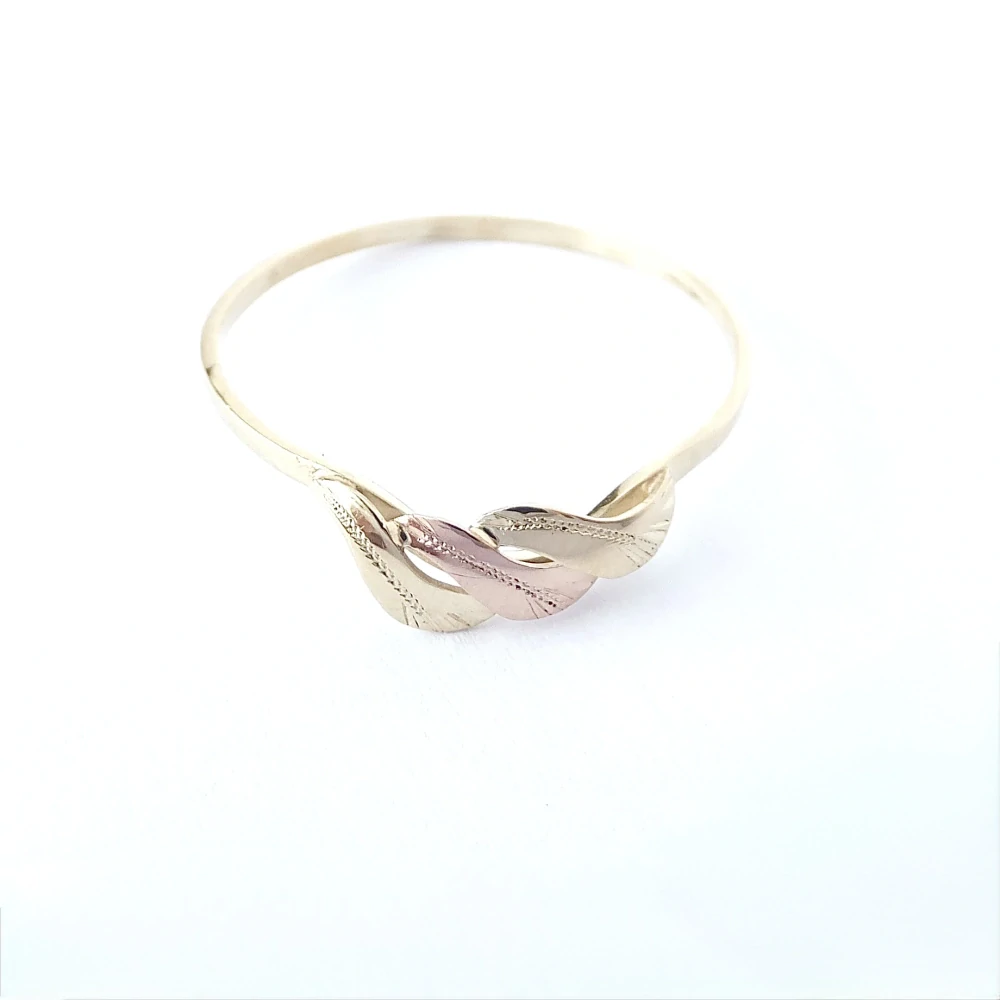 Zlatý prsten, Au 14K 585/1000, váha 1,14 g, použité zlato