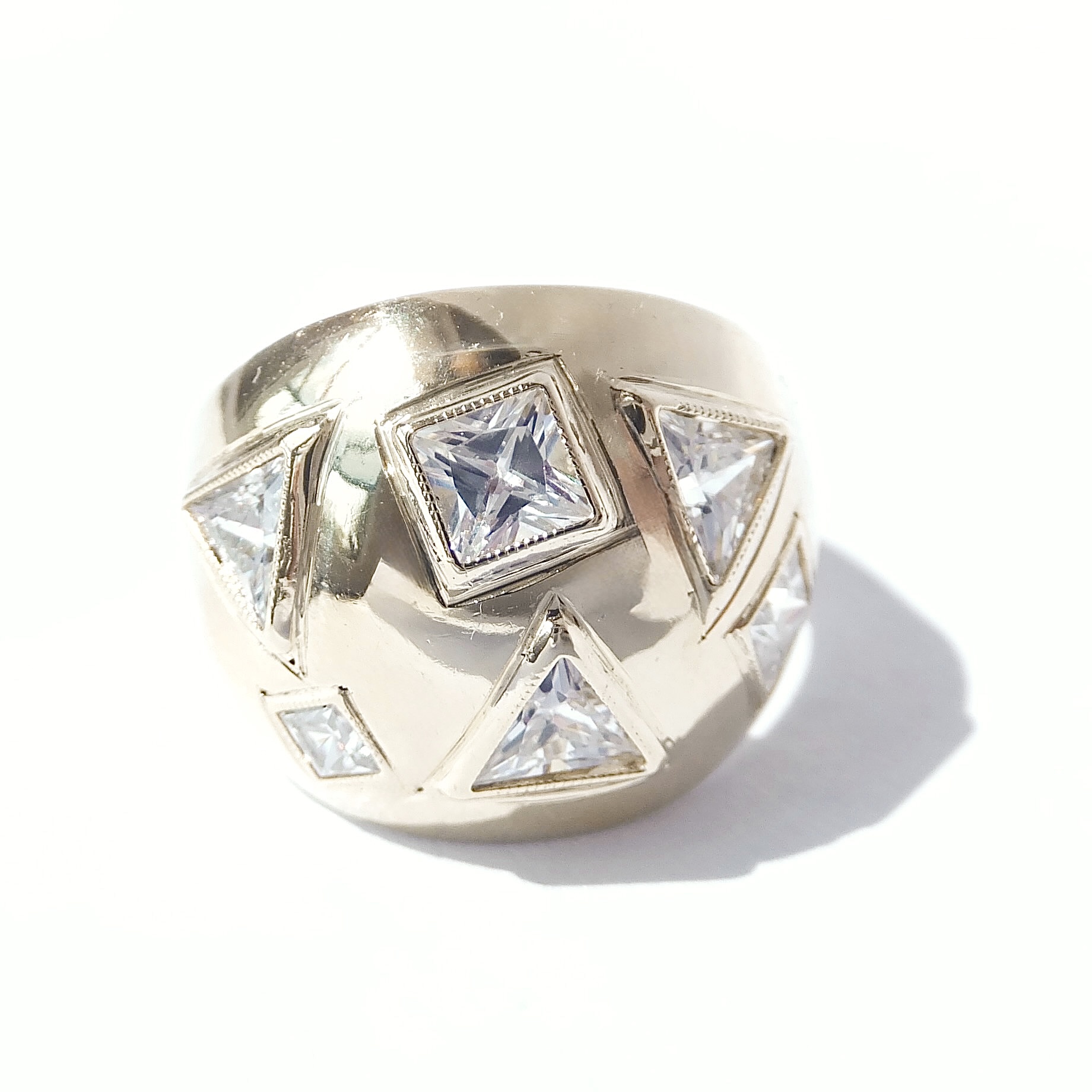 Zlatý prsten, Au 14K 585/1000, váha 5,82 g, použité zlato