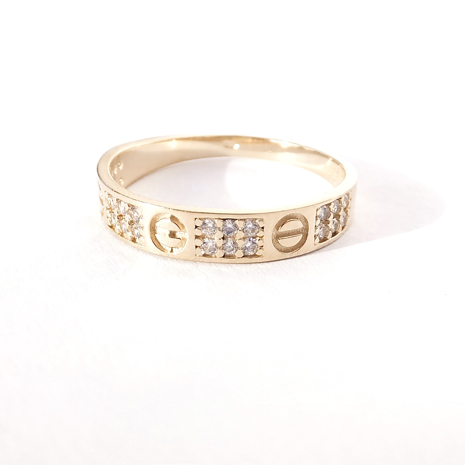 Zlatý prsten, Au 14K 585/1000, váha 1,94 g, použité zlato