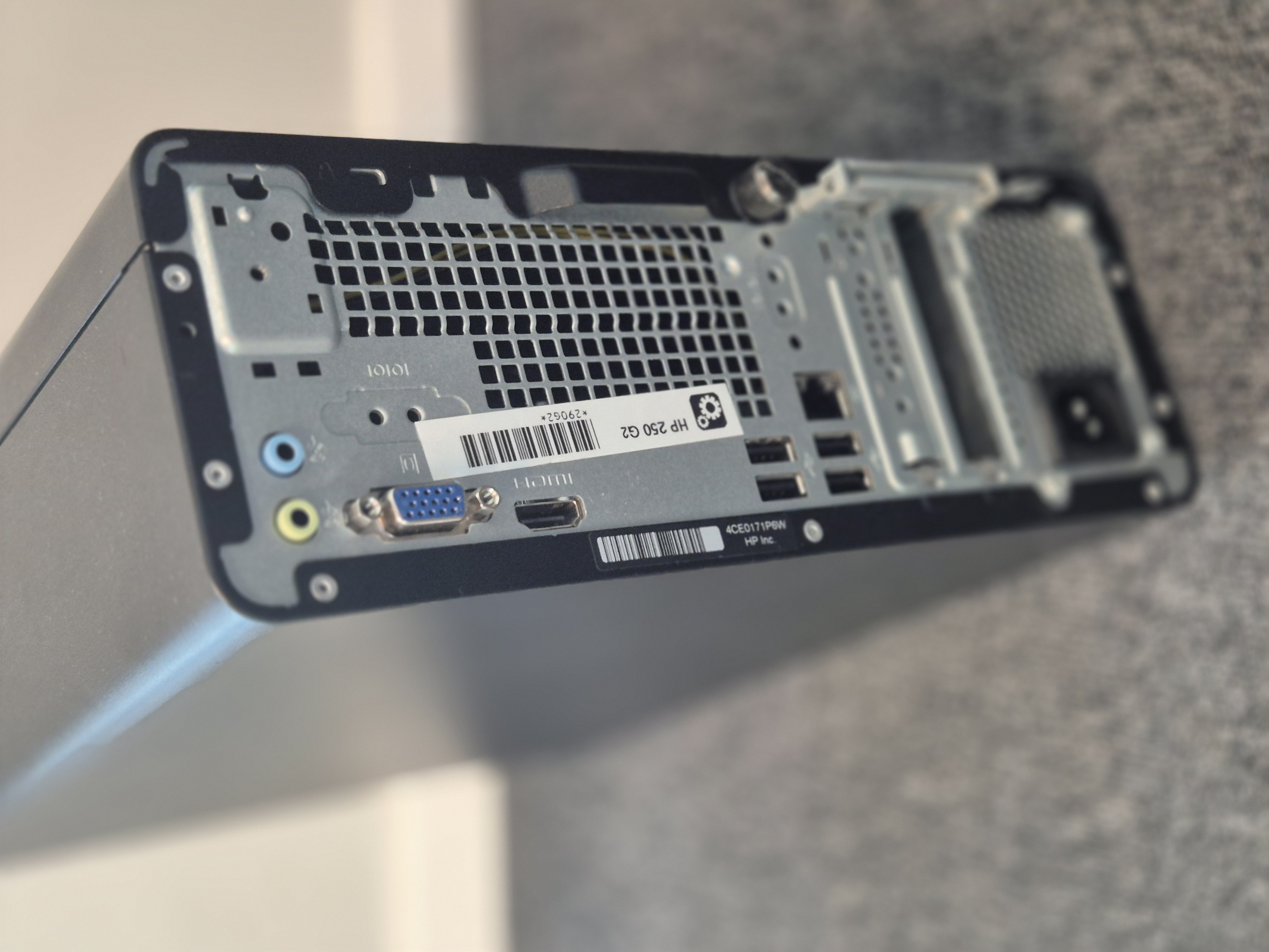 Kancelářská sestava HP 250 G2 i3/8GB/256GB SSD/UHD630/W11